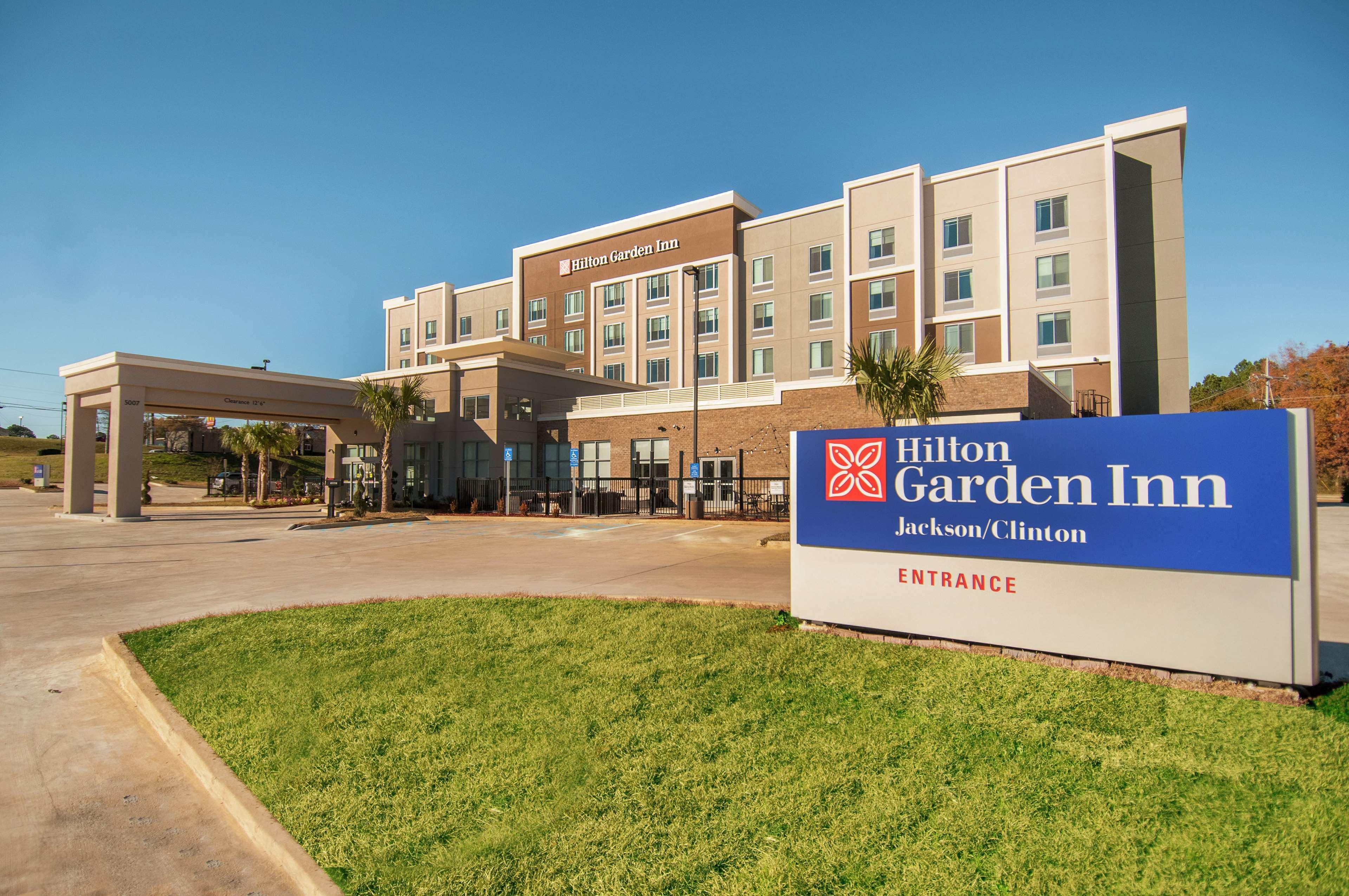 Hilton Garden Inn Jackson/Clinton Exterior photo