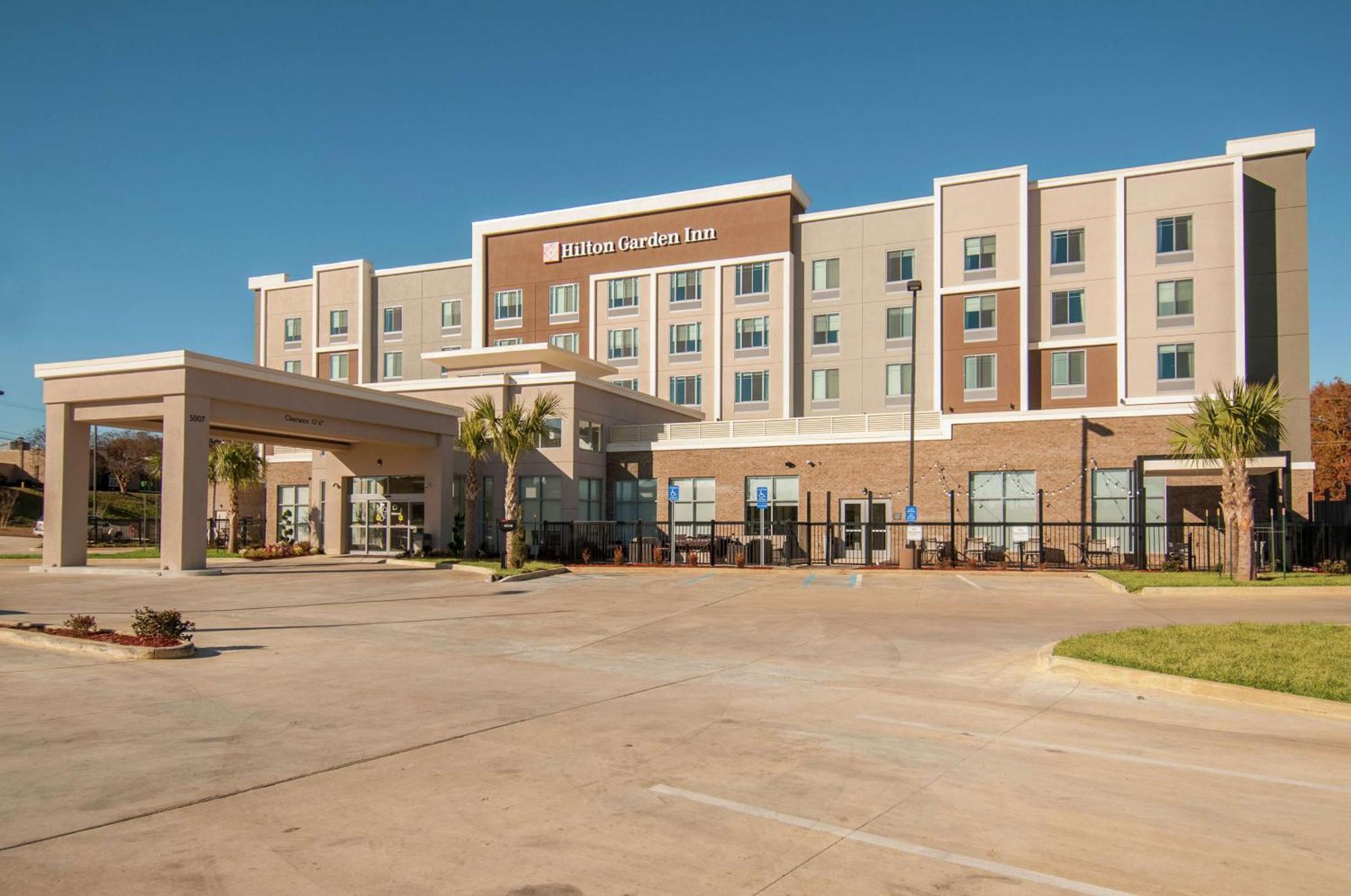 Hilton Garden Inn Jackson/Clinton Exterior photo